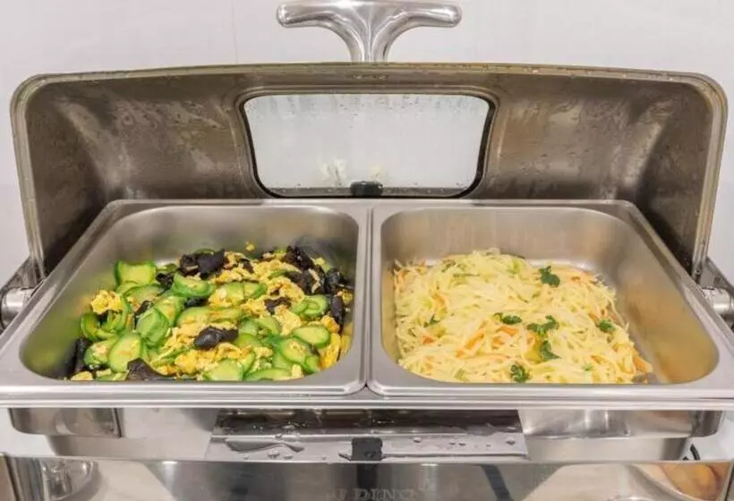 Hotelli Greentree Inn Express Qingdao Jiaodong International Airport