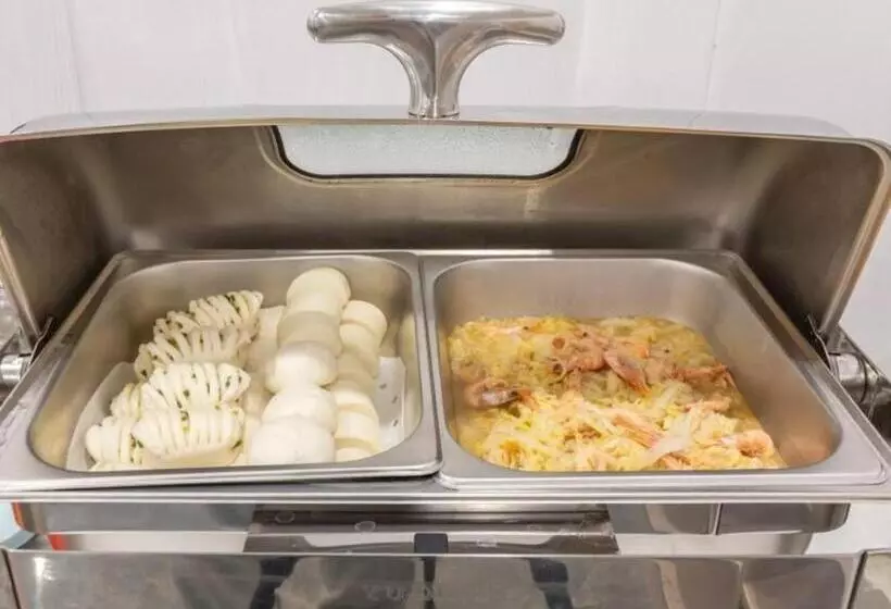 Hotelli Greentree Inn Express Qingdao Jiaodong International Airport