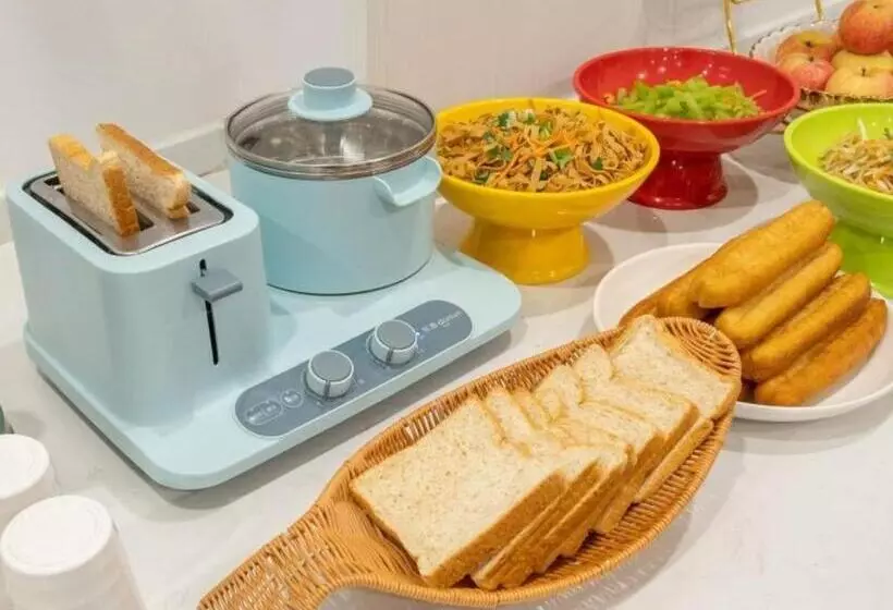 Hotelli Greentree Inn Express Qingdao Jiaodong International Airport