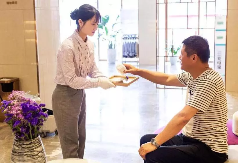 Lavande Hotel Chenzhou Xinglong Walking Street