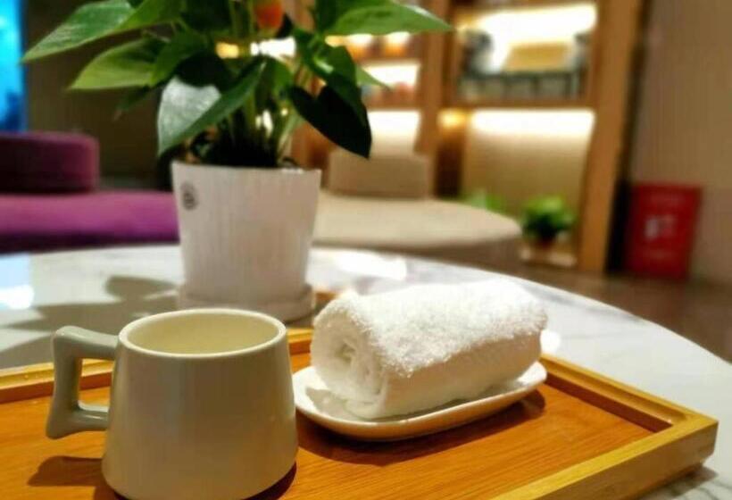 Lavande Hotel Chenzhou Xinglong Walking Street