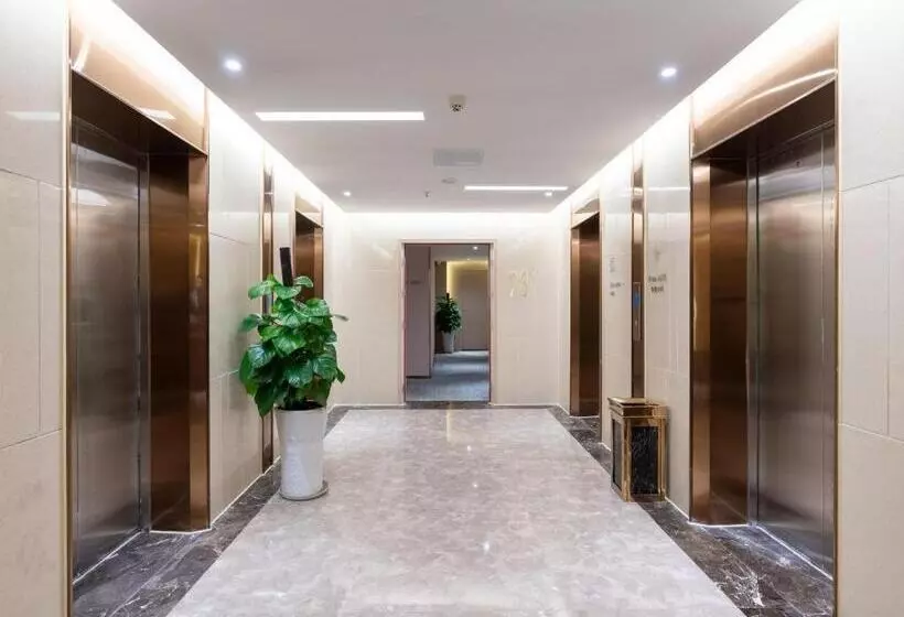 Lavande Hotel Zunyi Times Tianjie