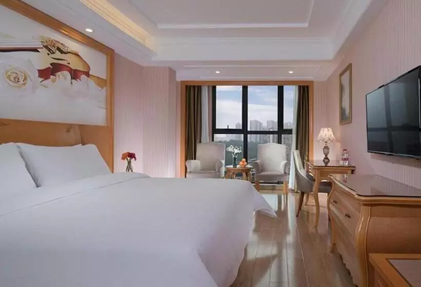 Vienna Hotel Chongqing West Station Southwesten Hospital