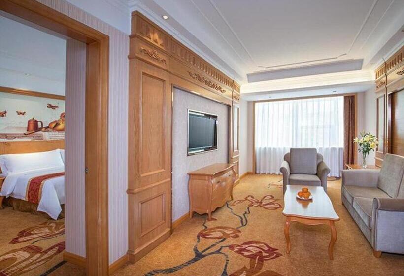 Vienna Hotel Ganzhou Economic Development Zone 1st Hospital West High Speed Railway Station