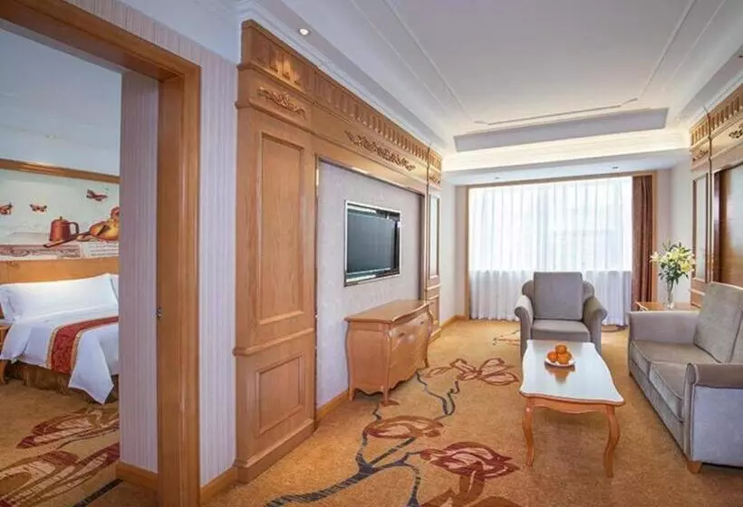 Vienna Hotel Ganzhou Economic Development Zone 1st Hospital West High Speed Railway Station