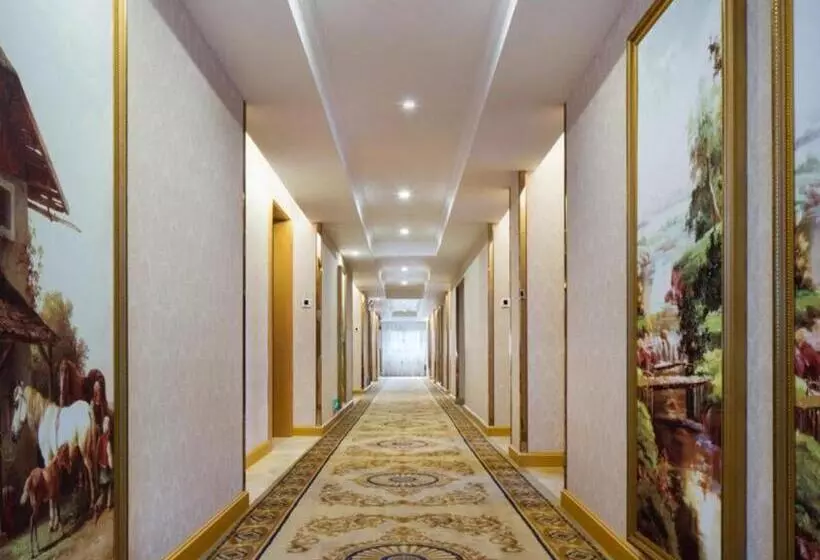 Vienna Hotel Guangdong Huidong Herung Pedestrian Street