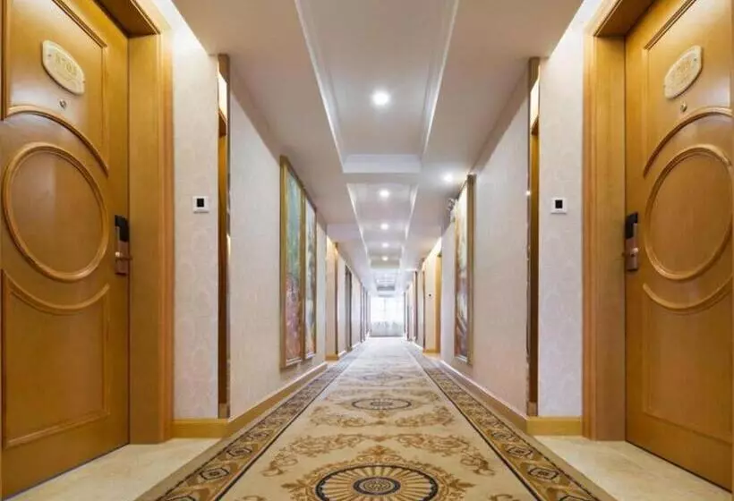 Vienna Hotel Guangdong Huidong Herung Pedestrian Street