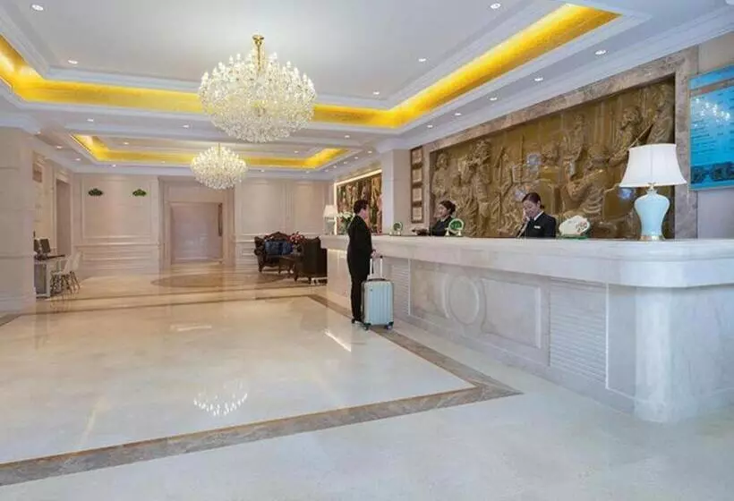 Vienna Hotel Jiangxi Jiujiang Gongqingcheng High Speed Railway Station