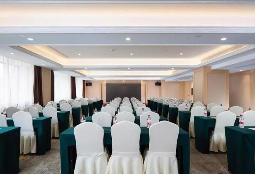 Vienna Hotel Jiangxi Yongxin Shizheng Square