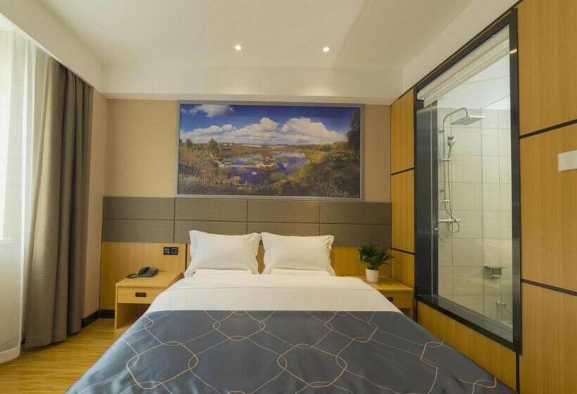 Chonpines Hotel·rizhao Yingbing Road Rt Mart