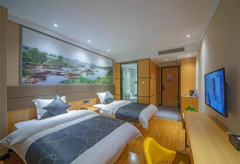 Chonpines Hotel·rizhao Yingbing Road Rt Mart