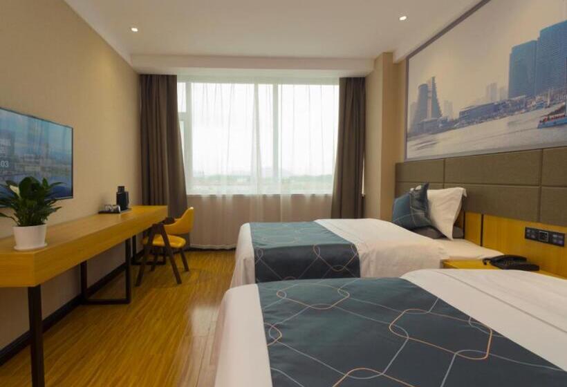 Chonpines Hotel·rizhao Yingbing Road Rt Mart