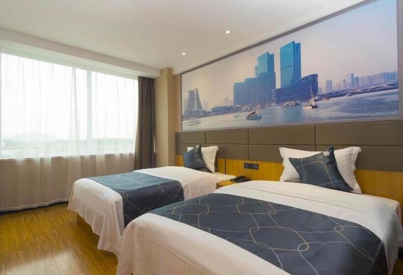 Chonpines Hotel·rizhao Yingbing Road Rt Mart