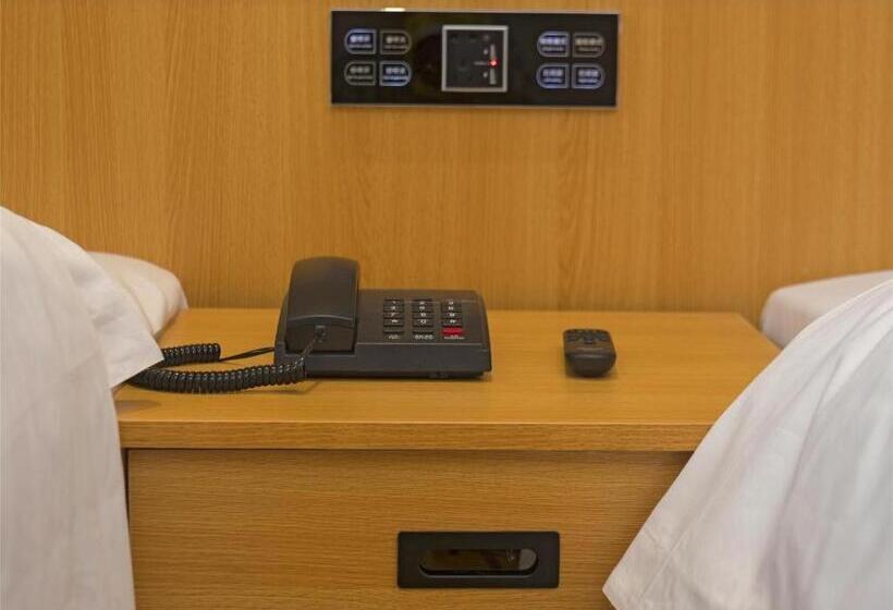 Chonpines Hotel·rizhao Yingbing Road Rt Mart