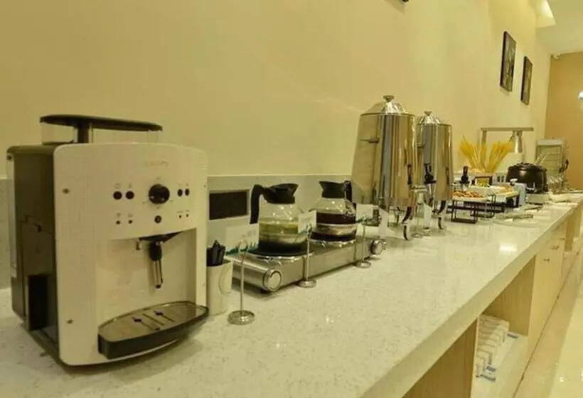 Hotelli City Comfort Inn Ledong Bus Station