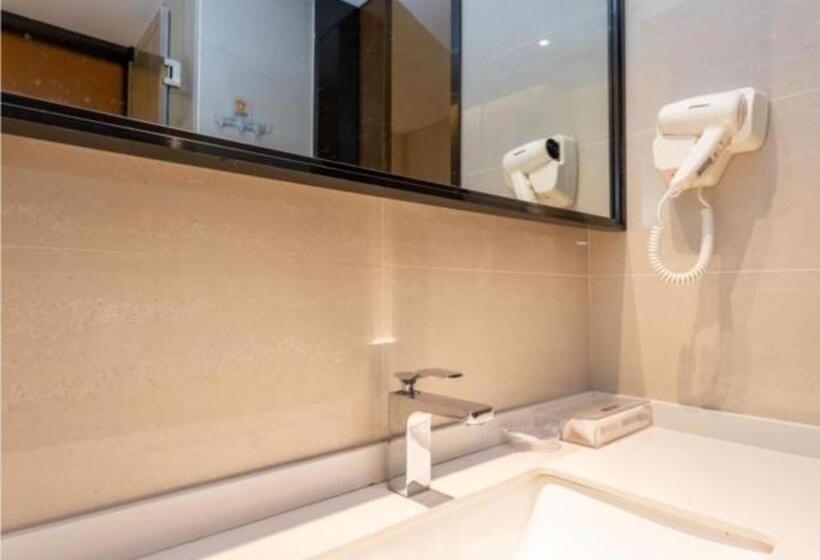 Otel Jtour Inn Yulin High Speed Railway Station Rt Mart