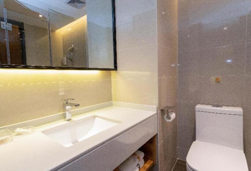 Otel Jtour Inn Yulin High Speed Railway Station Rt Mart