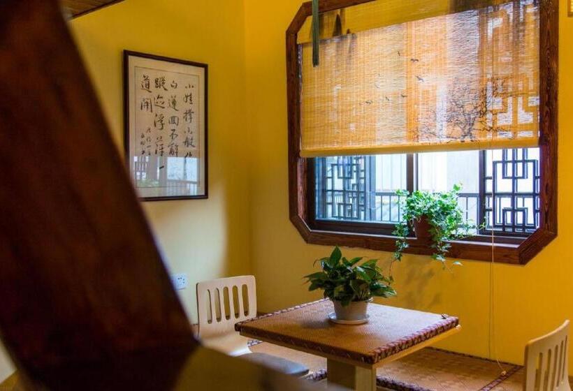 Отель The Courtyard Suzhou Inn Hemu Branch