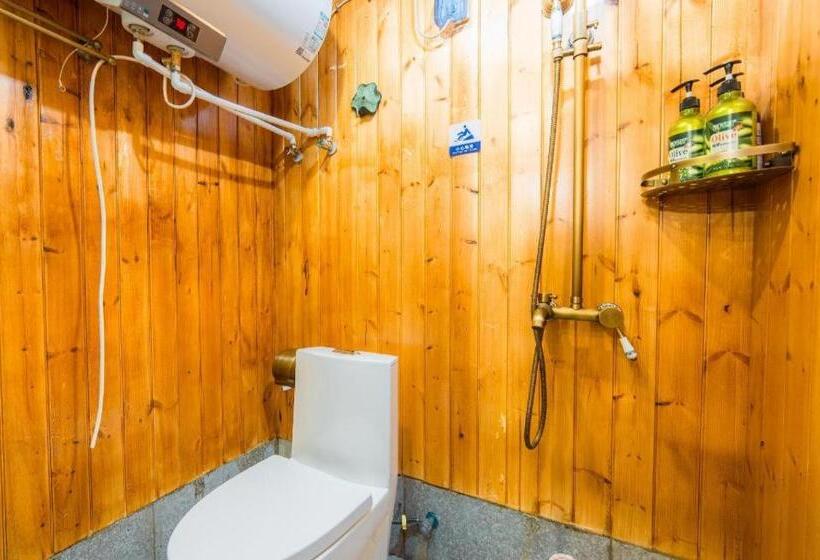 Отель The Courtyard Suzhou Inn Hemu Branch