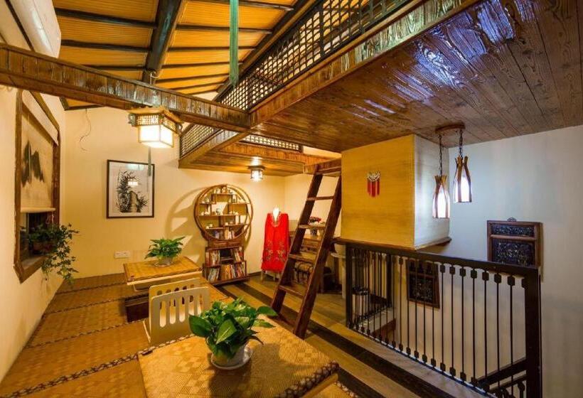 Отель The Courtyard Suzhou Inn Hemu Branch