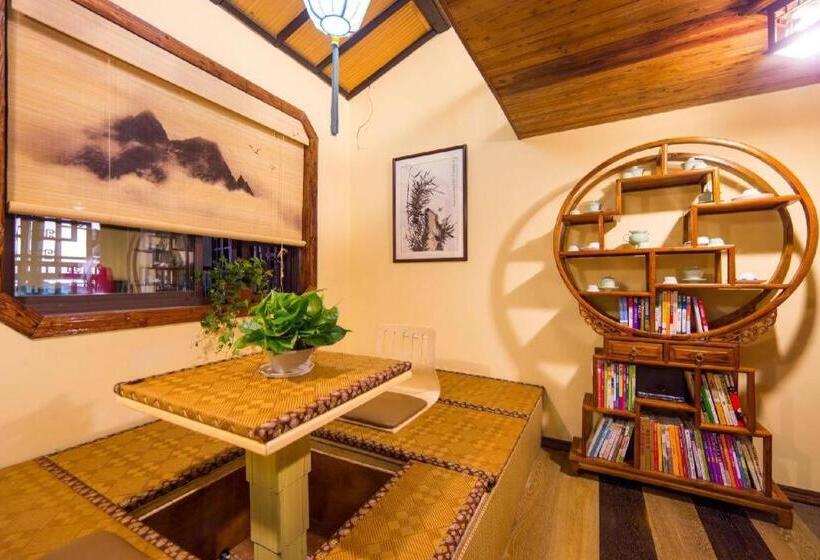 Отель The Courtyard Suzhou Inn Hemu Branch