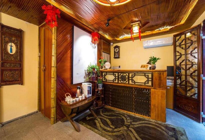 Отель The Courtyard Suzhou Inn Hemu Branch