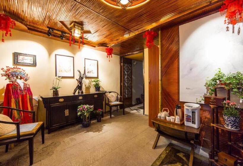 Отель The Courtyard Suzhou Inn Hemu Branch