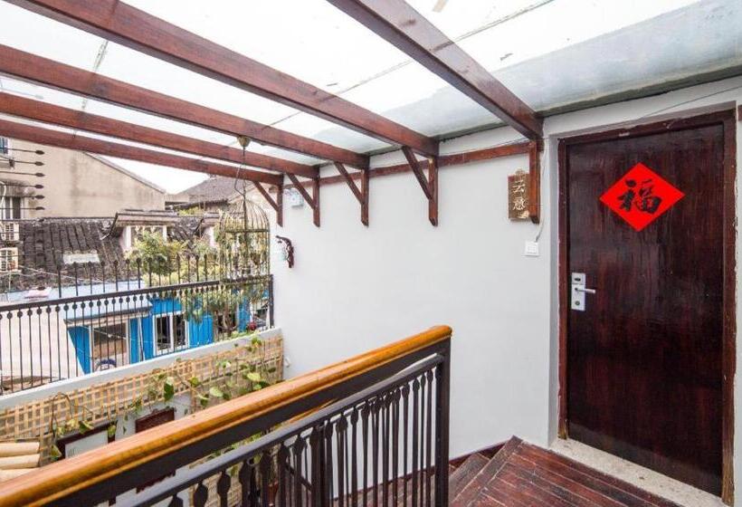 Отель The Courtyard Suzhou Inn Hemu Branch