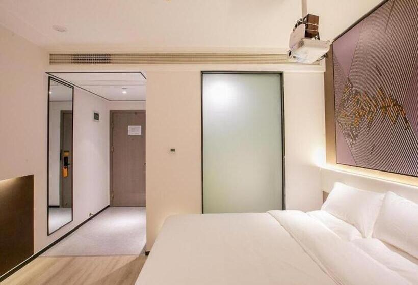 Iu Hotels· Wuhan Hanyang Avenue Huangjinkou Metro Station