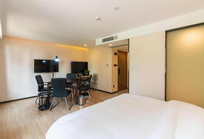 Iu Hotels· Wuhan Hanyang Avenue Huangjinkou Metro Station