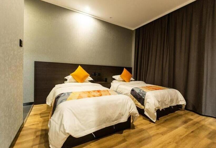 Shell Hotel Shanxi Fenyang Xinhuacun Town Fen Distillery