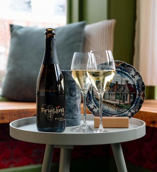 مبيت وإفطار Oan Tafel Suites