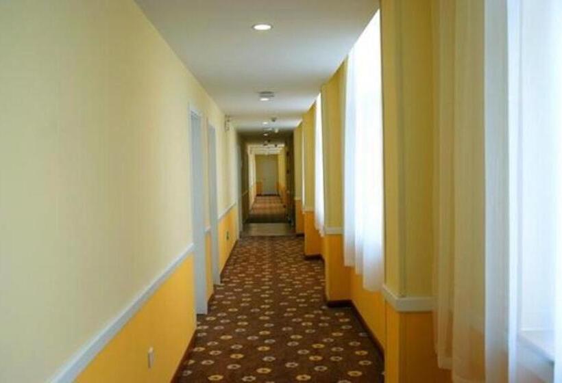 Otel Home Inn Qingdao Chongqing Zhong Road Licang Walking Street