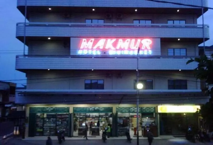 ホテル Makmur