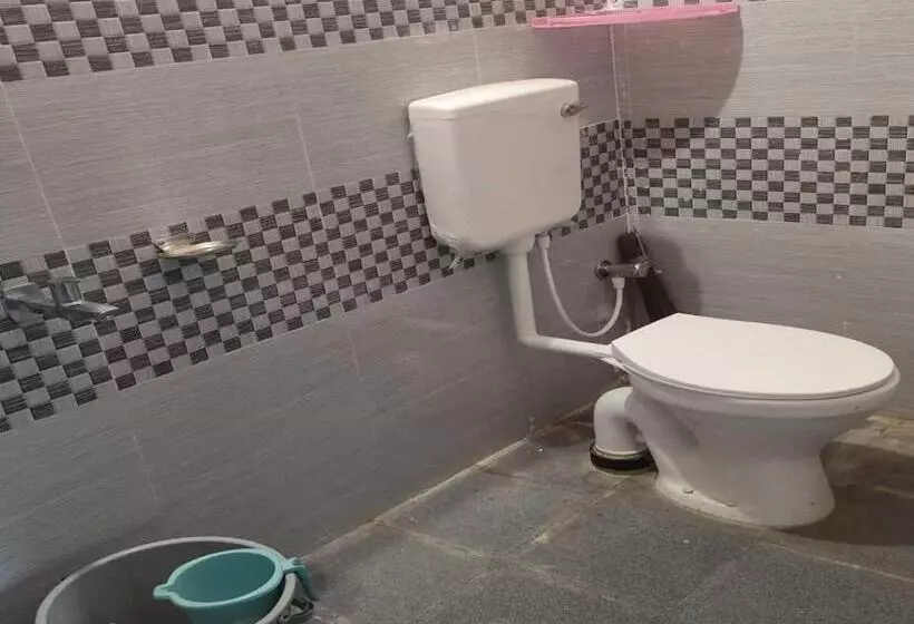 ホテル Oyo Kunika Guest House