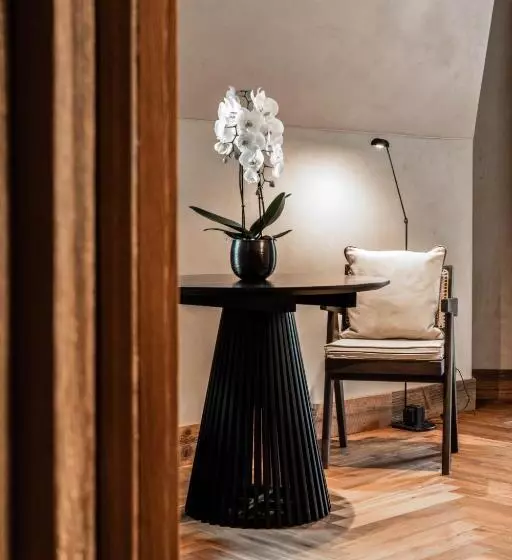 Hotelli Miiro The Mansard