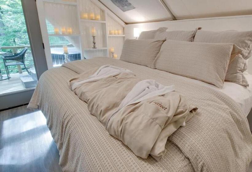 渡假胜地 Love Shack Luxury Glamping Tent Honeymoon Theme