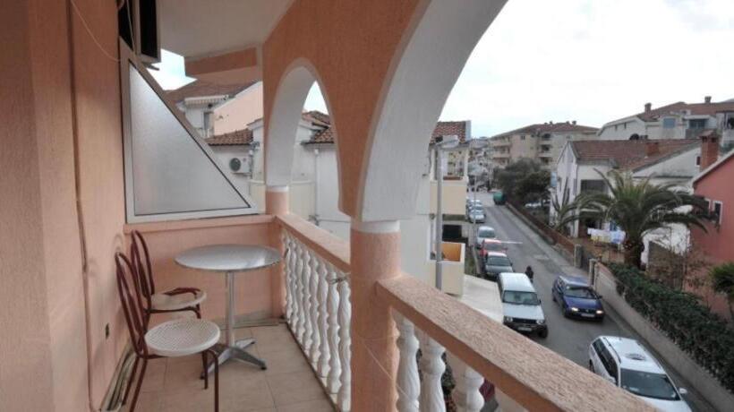 ペンション Sara Budva