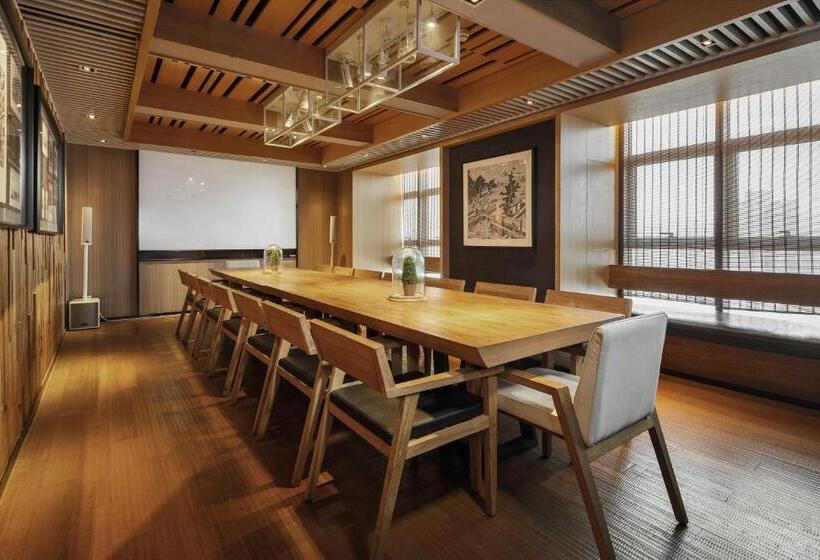 هتل Bloom Boutique