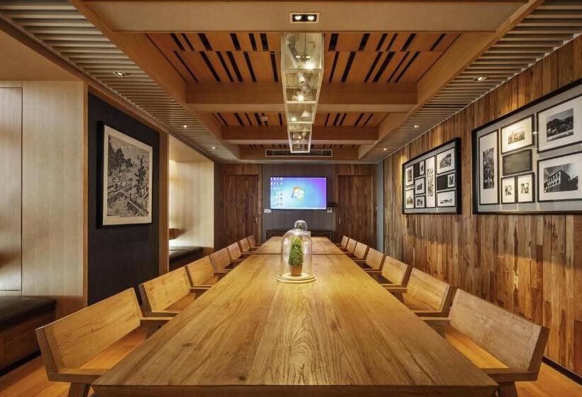 هتل Bloom Boutique