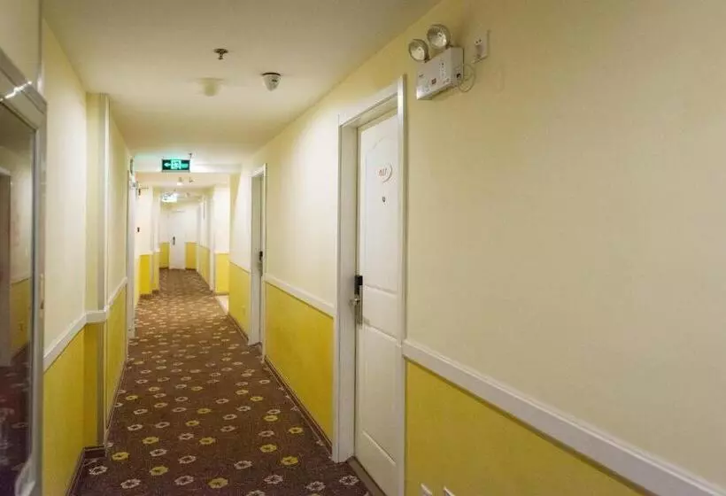 ホテル Home Inn Zhangjiajie Tianmen Mountain Branch