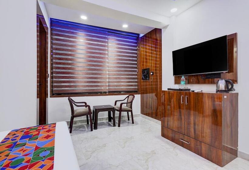 ホテル Fabexpress Miss Too