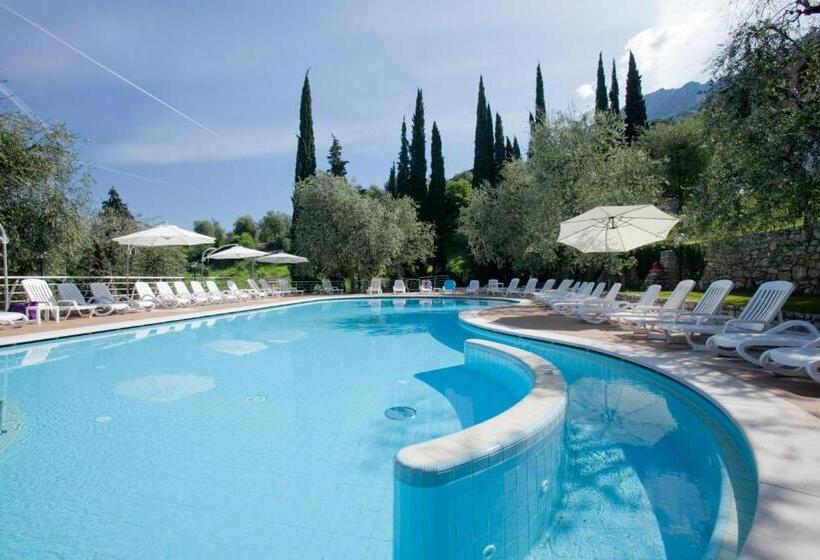 ホテル Villaggio Albergo Casa E Lago