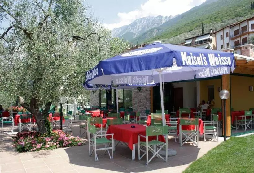 ホテル Villaggio Albergo Casa E Lago