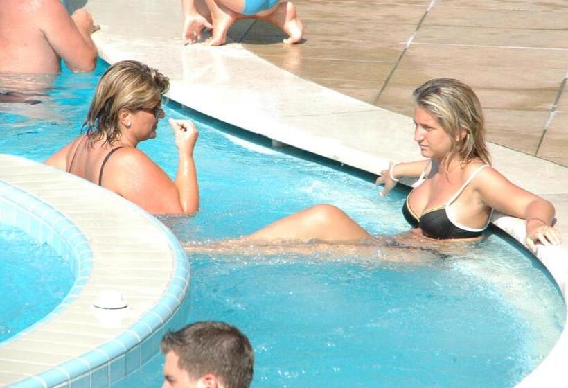 ホテル Villaggio Albergo Casa E Lago