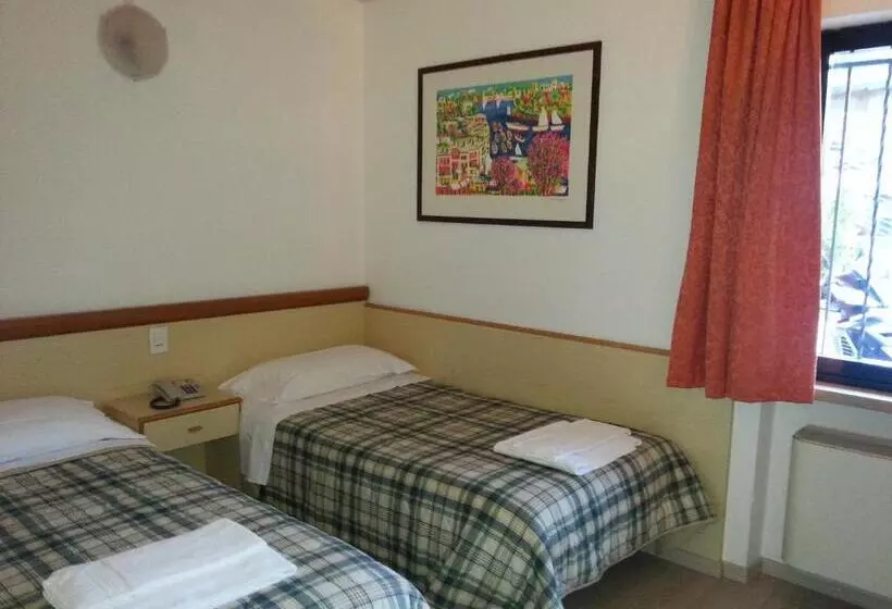 ホテル Villaggio Albergo Casa E Lago