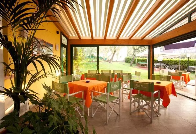 ホテル Villaggio Albergo Casa E Lago