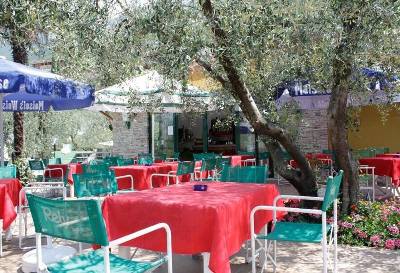 ホテル Villaggio Albergo Casa E Lago