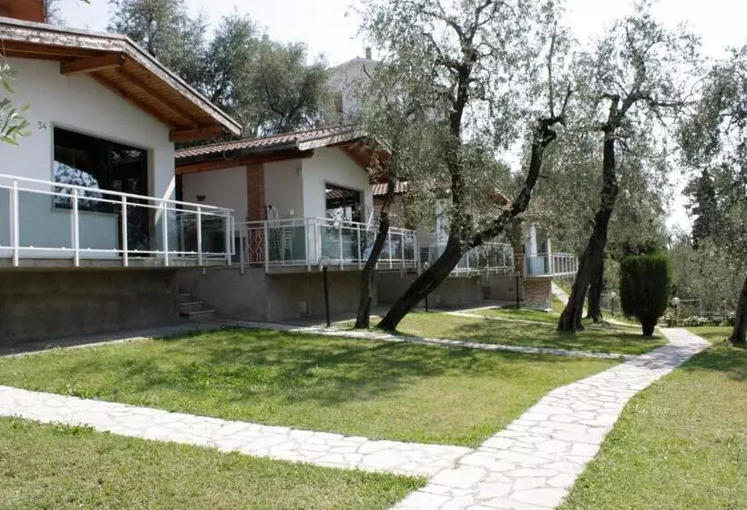 ホテル Villaggio Albergo Casa E Lago