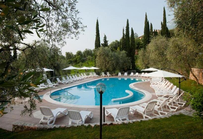 ホテル Villaggio Albergo Casa E Lago